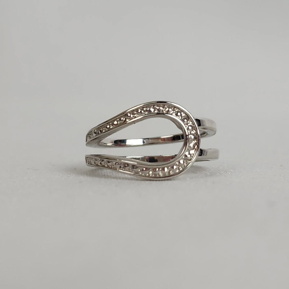 Silver Rhinestone Ring Size 8 - Picture 2 of 8